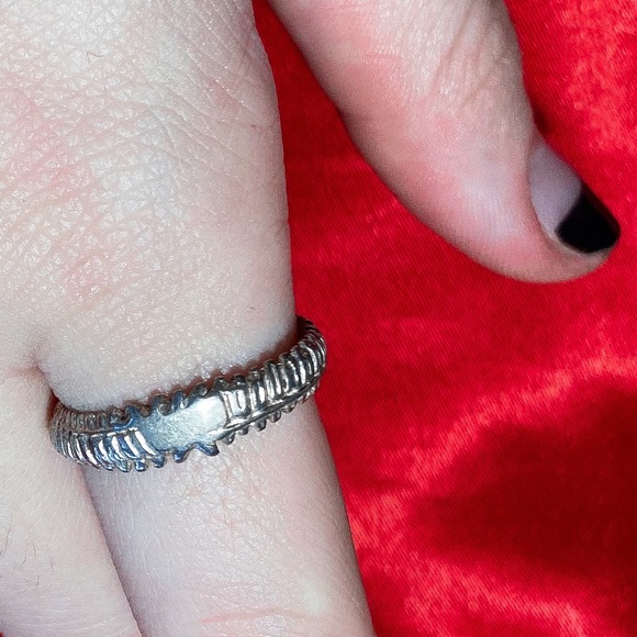 VERAMEAT ☠️ SPINE RING - Picture 3 of 5